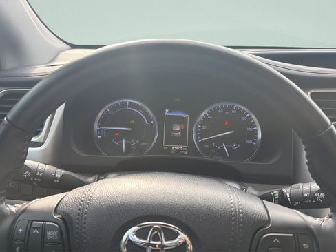 Used 2018 Toyota Highlander XLE AWD/4WD image 13