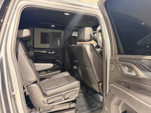 Used 2022 GMC Yukon XL Denali RWD image 13