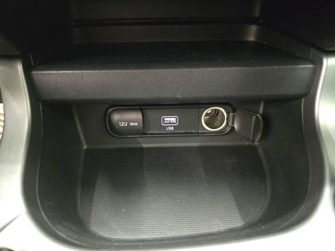 Used 2021 Kia Seltos S AWD/4WD image 25