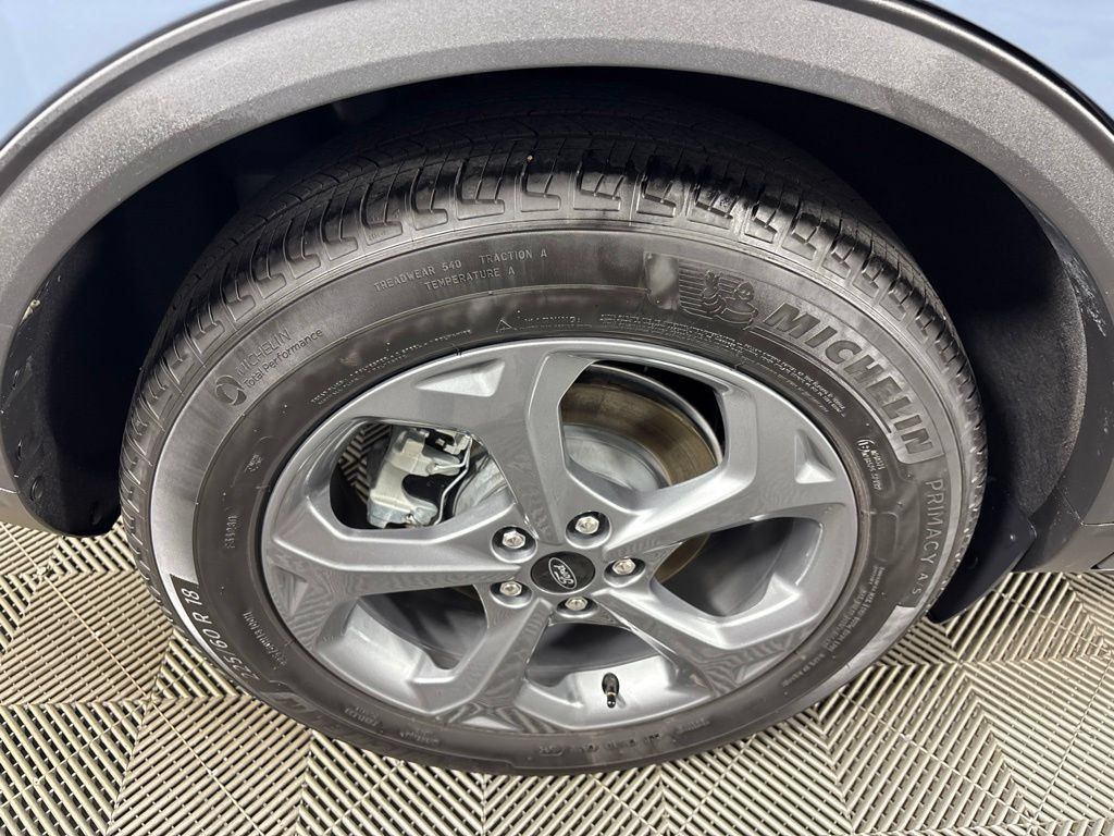 Used 2025 Ford Escape ST-Line FWD image 4