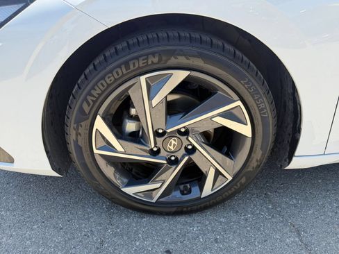 Used 2025 Hyundai Elantra Limited FWD image 31