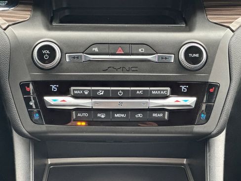 Used 2020 Ford Explorer Limited w/ Class III Trailer Tow Package image 27