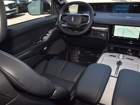 New 2025 Lincoln Navigator L Reserve w/ Jet Appearance Package image 16