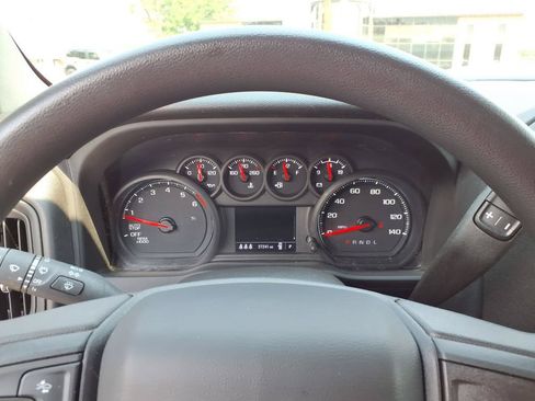 Used 2024 Chevrolet Silverado 1500 Custom Trail Boss AWD/4WD image 11