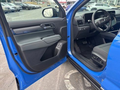 New 2026 GMC Terrain AT4 w/ Convenience Package III image 9