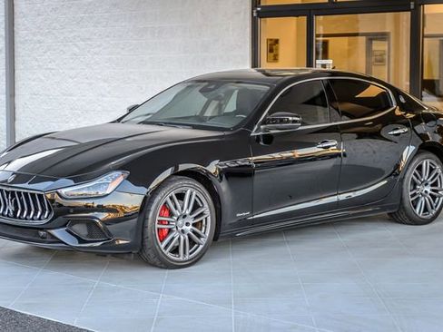Used 2018 Maserati Ghibli GranSport image 6