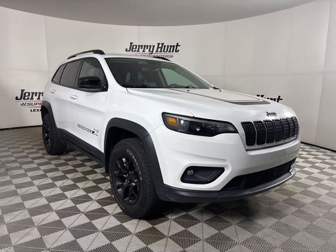 Used 2022 Jeep Cherokee Latitude w/ Sun & Sound Group AWD/4WD image 3