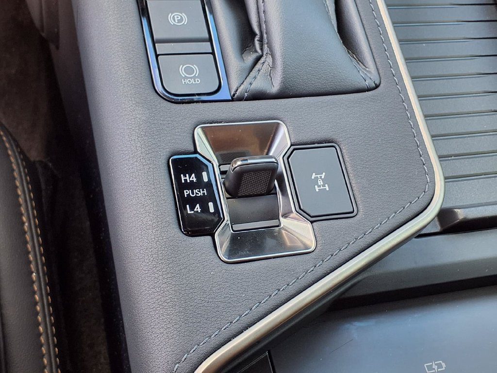 Used 2024 Lexus GX 550 w/ Cold Area Package AWD/4WD image 35