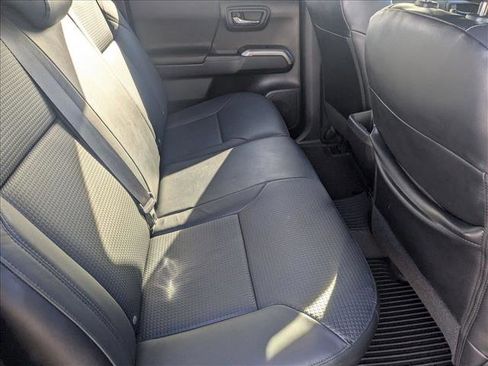 Used 2022 Toyota Tacoma Limited image 19