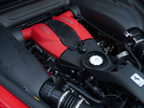 Used 2022 Ferrari F8 Tributo image 25