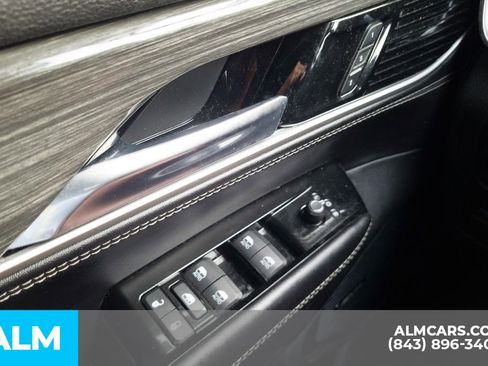 Used 2022 Jeep Wagoneer Series II w/ Premium Group I AWD/4WD image 15