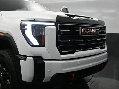 Used 2025 GMC Sierra 2500 AT4 AWD/4WD image 36