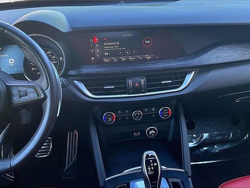 Used 2022 Alfa Romeo Stelvio Sprint image 6