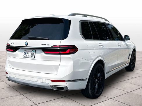 Used 2025 BMW X7 xDrive40i w/ Premium Package AWD/4WD image 9