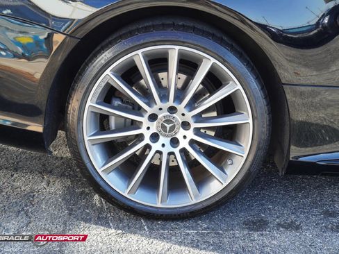 Used 2018 Mercedes-Benz SL 550 image 11