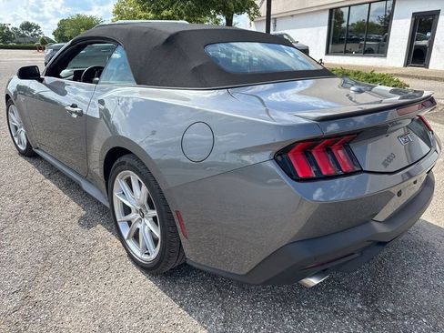 Used 2025 Ford Mustang GT Premium RWD image 9