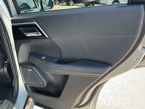 Used 2025 Mitsubishi Outlander SE AWD/4WD image 23