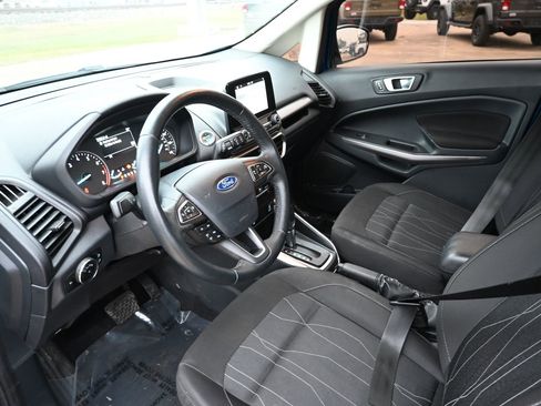 Used 2019 Ford EcoSport SE image 9