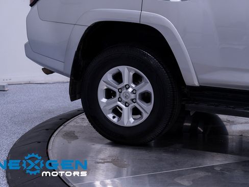 Used 2021 Toyota 4Runner SR5 Premium image 51