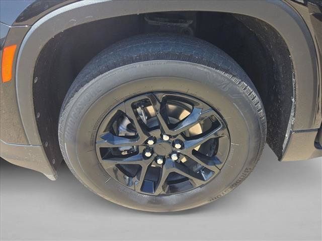 Used 2023 Chevrolet Traverse LS FWD image 25