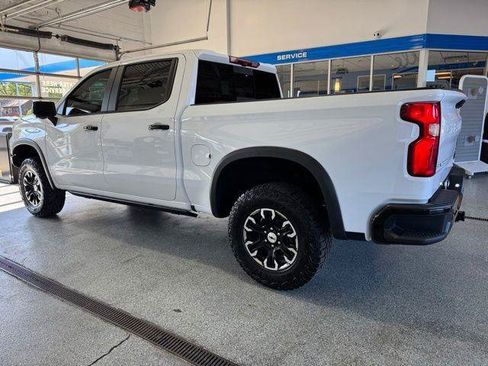 Used 2024 Chevrolet Silverado 1500 ZR2 w/ Technology Package AWD/4WD image 5