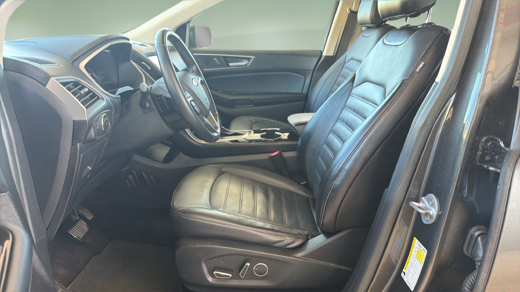 Used 2017 Ford Edge SEL w/ Equipment Group 201A FWD image 17