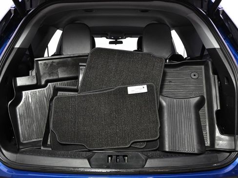 Used 2020 Ford Explorer XLT w/ Equipment Group 202A image 20