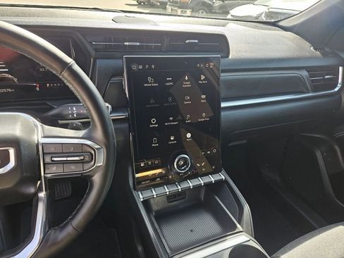 Used 2025 GMC Terrain Elevation image 20