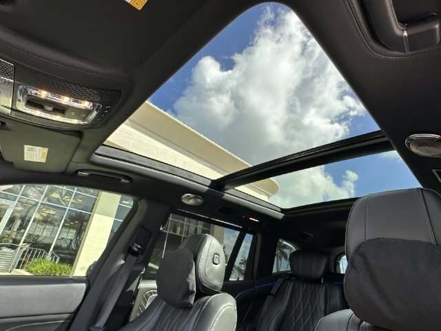 Used 2025 Mercedes-Benz Maybach GLS 600 4MATIC image 30