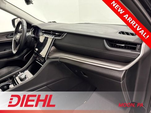 Certified 2022 Jeep Grand Cherokee Limited image 16