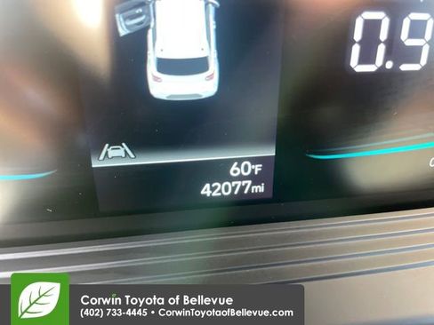 Used 2025 Hyundai Venue SEL image 16