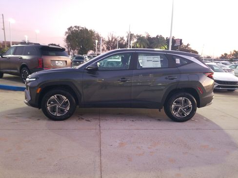 New 2026 Hyundai Tucson Blue SE w/ Tow & Go Package AWD/4WD image 4