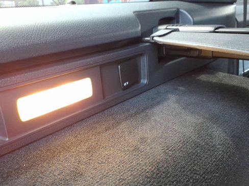 Used 2025 Mercedes-Benz G 550 image 33