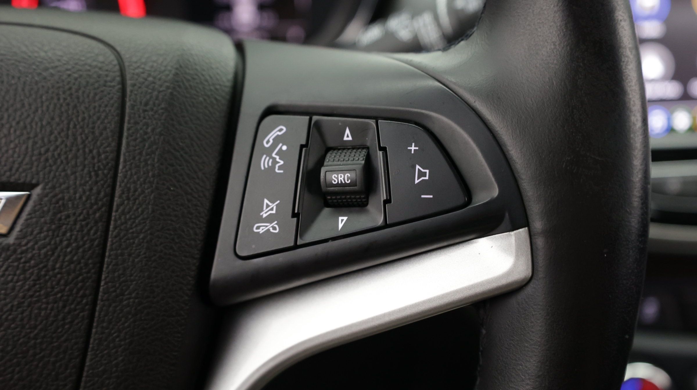 Used 2018 Chevrolet Trax LT w/ LT Convenience Package FWD image 23