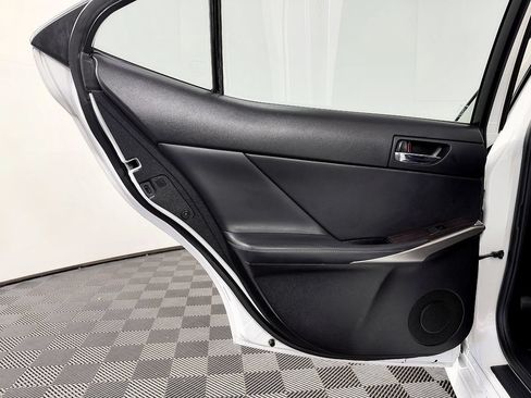 Used 2014 Lexus IS 250 w/ Luxury Package w/Gray Wood RWD image 34