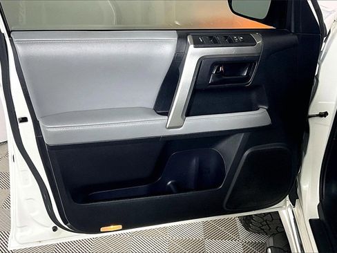 Used 2013 Toyota 4Runner 2WD image 19