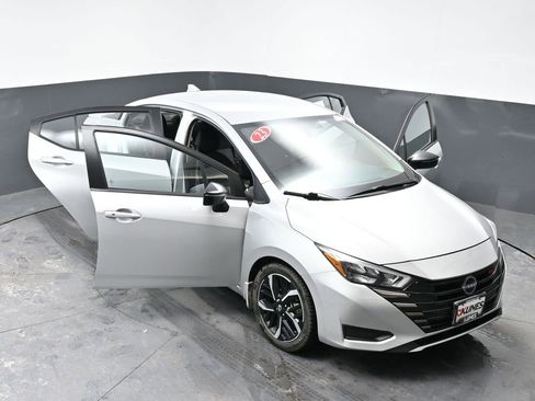 Used 2023 Nissan Versa SR w/ Trunk Package image 65