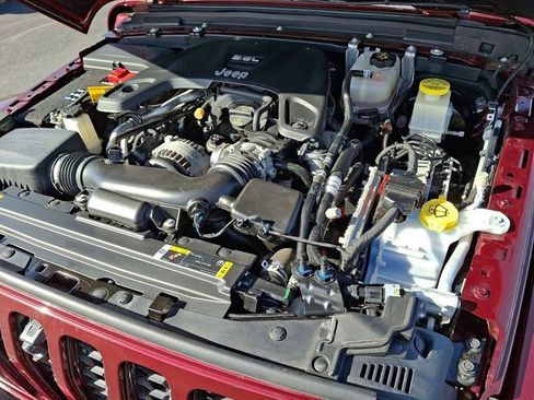 Certified 2021 Jeep Gladiator Overland image 33