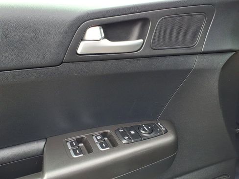 Used 2022 Kia Sportage LX w/ LX AWD Value Edition Package image 4