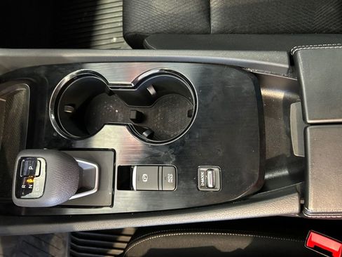 Used 2024 Nissan Rogue SV image 23