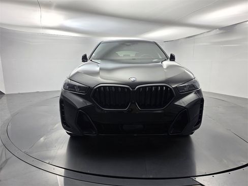 Used 2024 BMW X6 xDrive40i w/ Premium Package image 2