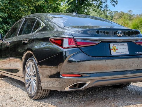 Used 2019 Lexus ES 350 w/ Premium Package FWD image 3
