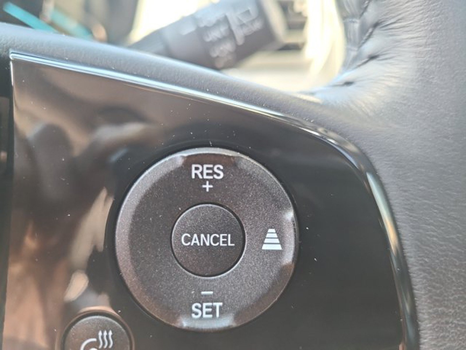 Used 2023 Honda Odyssey Elite image 32