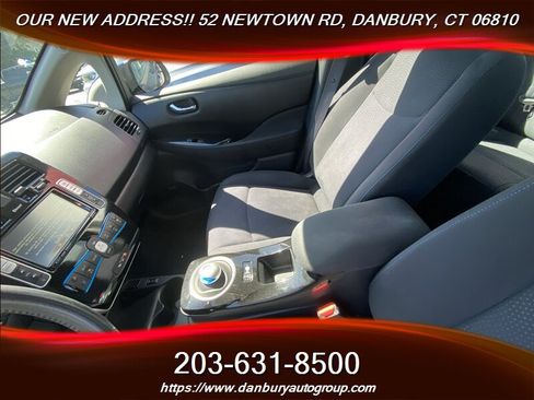 Used 2017 Nissan Leaf SV w/ Premium Package FWD image 12