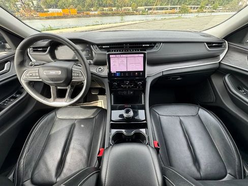 Used 2023 Jeep Grand Cherokee L Limited image 21