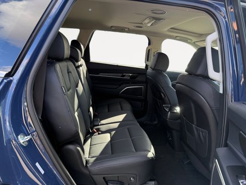 New 2025 Kia Telluride EX image 18