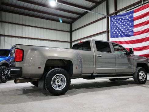 Used 2017 Chevrolet Silverado 3500 LTZ w/ Duramax Plus Package image 11