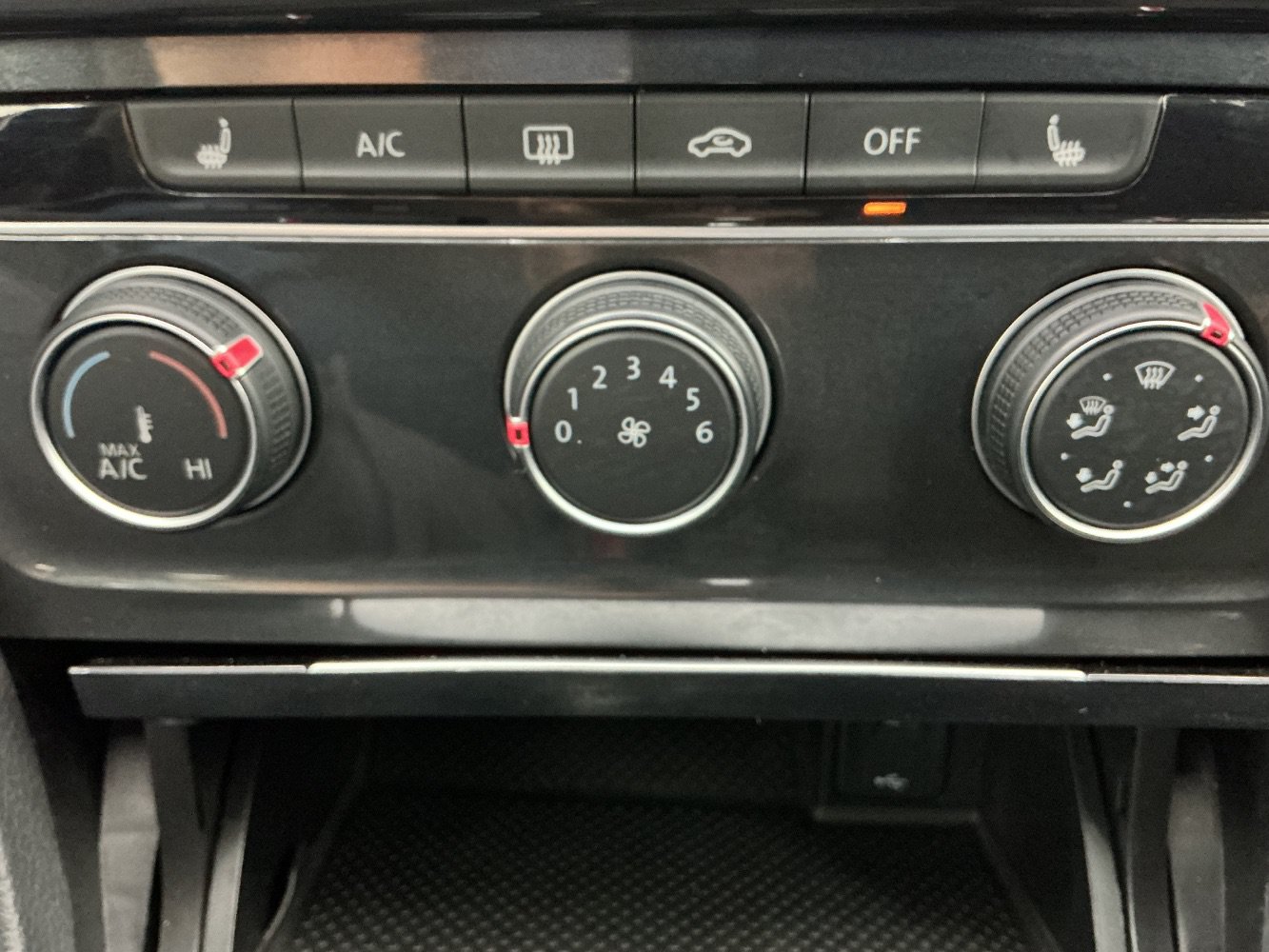Used 2019 Volkswagen Golf S AWD/4WD image 35