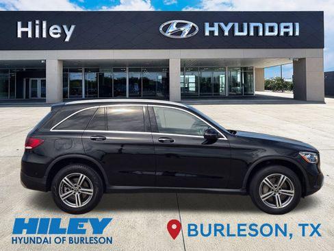 Used 2021 Mercedes-Benz GLC 300 image 3