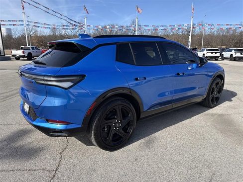 Used 2025 Chevrolet Equinox EV RS w/ Convenience Package II image 7